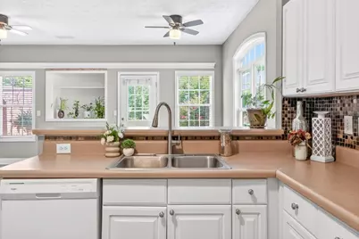 128 Creekwood Drive, Woodstock, GA 30188 - Photo 15