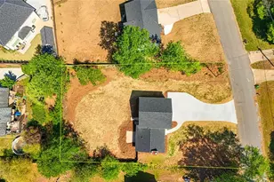 4084 Dollar Cir, Suwanee, GA 30024 - Photo 5