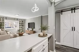 2285 Peachtree Rd NE, Atlanta, GA 30309 - Photo 3