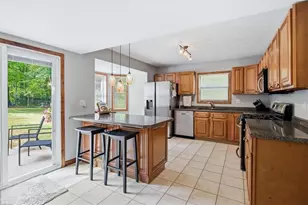 1001 Forest Park Ln, Suwanee, GA 30024 - Photo 9