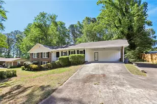 2922 Laura Ln, Lithia Springs, GA 30122 - Photo 3