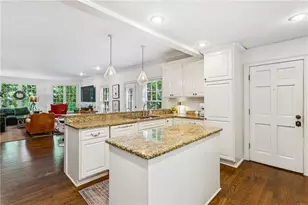 935 Glenbrook Dr NW, Atlanta, GA 30318 - Photo 9