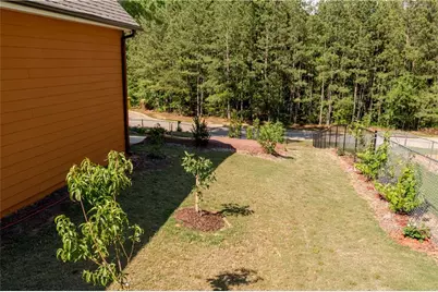 115 Sourwood Dr, Mansfield, GA 30055 - Photo 3