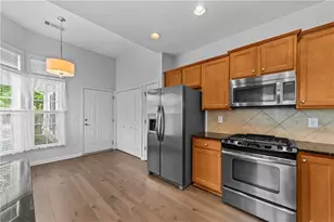 6233 Greenstone Cir, Hoschton, GA 30548 - Photo 9