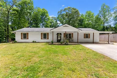 278 Oakwood Place, Mount Airy, GA 30563 - Photo 1