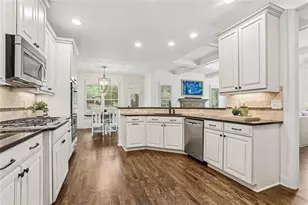 622 Rocky Creek Point, Woodstock, GA 30188 - Photo 3