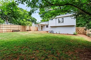 2771 Royal Bluff, Decatur, GA 30030 - Photo 33