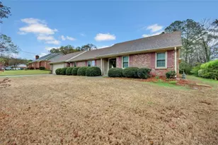 3898 Carriage Ln, Conyers, GA 30094 - Photo 5