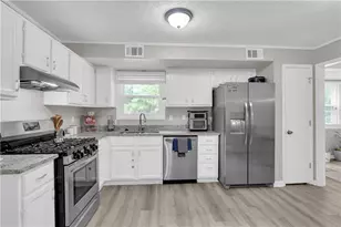 3547 Chinaberry Ln, Snellville, GA 30039 - Photo 11