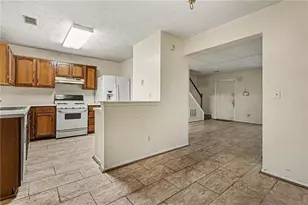 5670 Wells Cir, Stone Mountain, GA 30087 - Photo 13