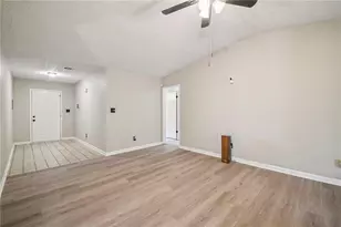 621 Maple Dr, Riverdale, GA 30274 - Photo 7