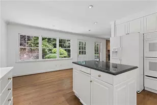 7085 Riverside Dr, Atlanta, GA 30328 - Photo 17