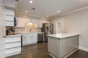 7 Queen Victoria Pl, Atlanta, GA 30342 - Photo 11