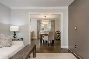 7 Queen Victoria Pl, Atlanta, GA 30342 - Photo 7