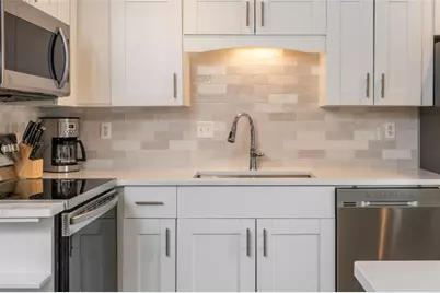 7 Queen Victoria Place, Atlanta, GA 30342 - Photo 13