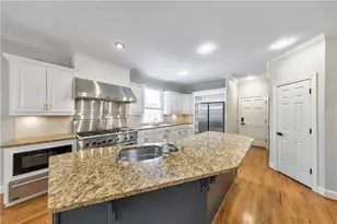 4563 Fountain Dr NE, Marietta, GA 30067 - Photo 5