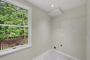 9470 Hillside Dr, Roswell, GA 30076 - Photo 17