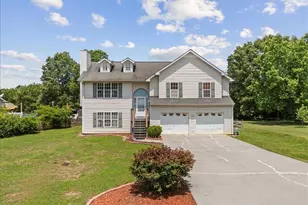 143 Honeysuckle Dr SE, Calhoun, GA 30701 - Photo 1