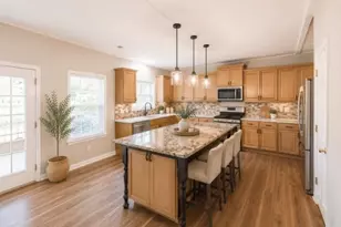 1038 Island View Ct, Buford, GA 30518 - Photo 3