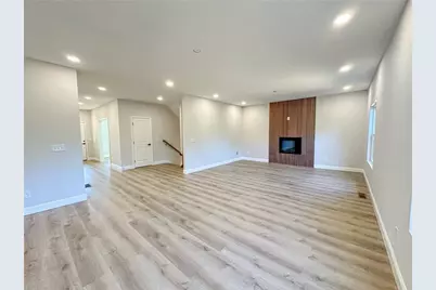 5719 Calm Valley Point, Flowery Branch, GA 30542 - Photo 7