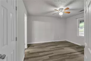 360 Hemlock Dr, Lawrenceville, GA 30046 - Photo 15