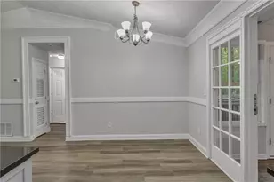 360 Hemlock Dr, Lawrenceville, GA 30046 - Photo 9