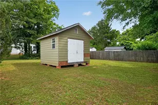 200 Essex Pl, Ellenwood, GA 30294 - Photo 43