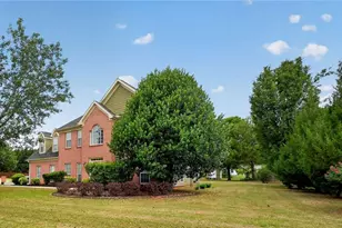 200 Essex Pl, Ellenwood, GA 30294 - Photo 3