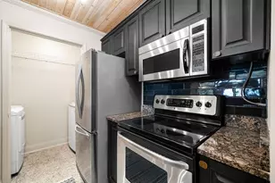1075 Peachtree Walk NE, Atlanta, GA 30309 - Photo 9