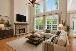 215 Lynwood Ct, Roswell, GA 30075 - Photo 9