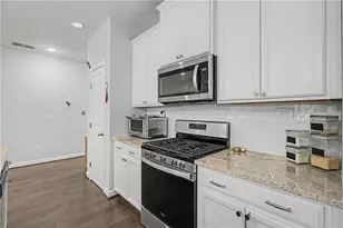 1066 Lawanna Dr, Marietta, GA 30062 - Photo 9