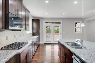 5935 Stansbury Summit, Alpharetta, GA 30005 - Photo 13