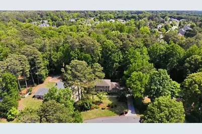 250 Hollyridge Way, Roswell, GA 30076 - Photo 35