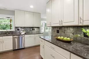 250 Hollyridge Way, Roswell, GA 30076 - Photo 13