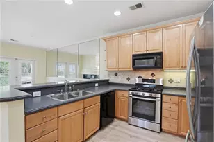 29 Hall Manor, Alpharetta, GA 30022 - Photo 9