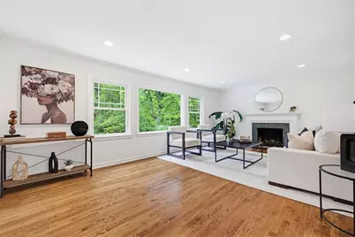 445 Forest Hills Drive NE, Sandy Springs, GA 30342 - Photo 5