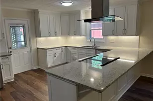 1811 Trophy Dr, Marietta, GA 30062 - Photo 5