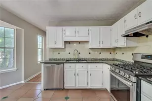 11105 Abbotts Station Dr, Duluth, GA 30097 - Photo 17