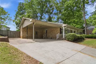 2795 Cottonwood Dr, Marietta, GA 30066 - Photo 3