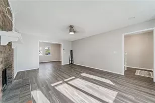 1069 Ashwood Cir, Lawrenceville, GA 30046 - Photo 3