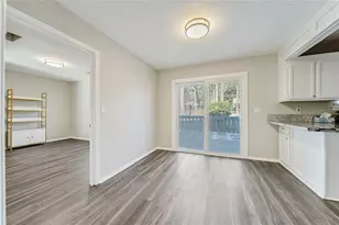 1069 Ashwood Cir, Lawrenceville, GA 30046 - Photo 7