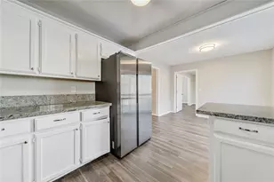 1069 Ashwood Cir, Lawrenceville, GA 30046 - Photo 9