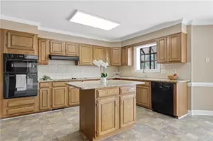450 Renee Cir, Roswell, GA 30075 - Photo 11