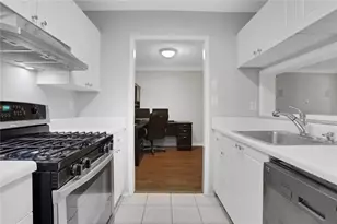 407 NE Summit North Dr NE, Atlanta, GA 30324 - Photo 17
