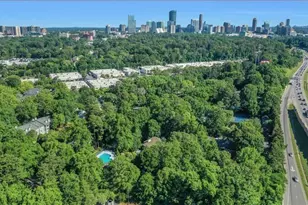 407 NE Summit North Dr NE, Atlanta, GA 30324 - Photo 35
