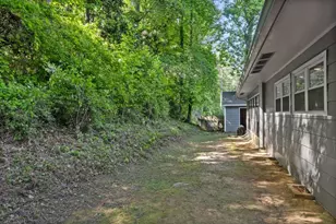 948 Creekdale Dr, Clarkston, GA 30021 - Photo 33