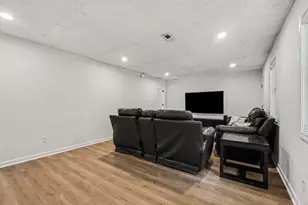 2823 Candler Run SW, Marietta, GA 30064 - Photo 5
