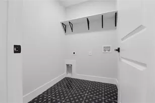2681 Oldknow Dr NW, Atlanta, GA 30318 - Photo 9