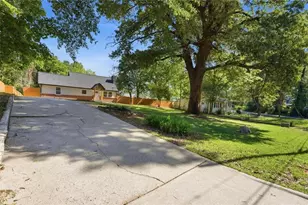 2681 Oldknow Dr NW, Atlanta, GA 30318 - Photo 3