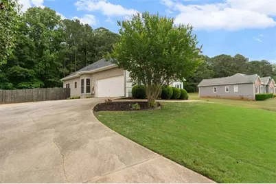 122 Crescent Drive, Newnan, GA 30265 - Photo 5